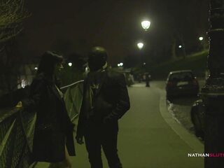 놀랄 만한 거유 femme fatale martina 금 & emy gaped 넓은 & 엉덩이 두드리고