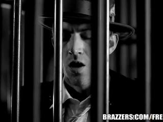 Brazzers - anna polina sucks dalis cops varpa