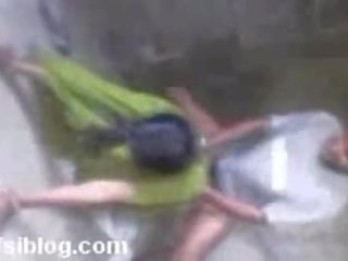 Giovanissima anale strano pubblico xxx video