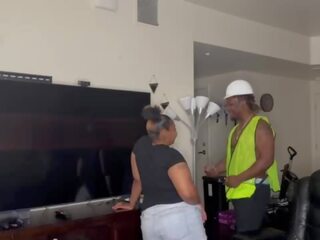 Construction worker call prawan kendale give his client a bbc while on the job