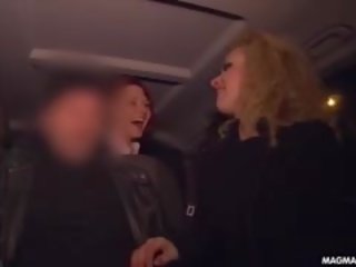 Anita tilki sucks some stranger?s hard prick after flashing