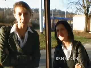 E bukur tremendous e dashura me e hollë trup
