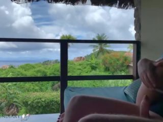 Johnson bouncing sa a publiko balcony sa honeymoon sa paradise&comma; projectfundiary
