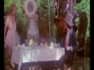 Alice v wonderland: v twitter xxx film klip cb