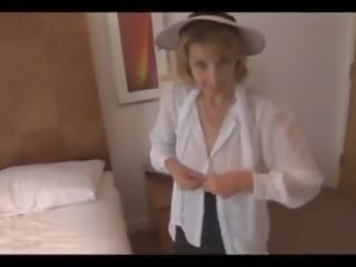 Grown lassie dengan kaus kaki stoking lebih dia celana ketat: gratis seks video 7f