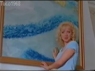Barbara durkin -ban egy nagyon rövid szoknya, szex csipesz a6