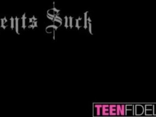 Teenfidelity lavire runs larg në qij më të vjetër njeri